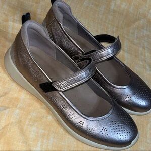 Ecco Silver Flats & Loafers with Classic Design